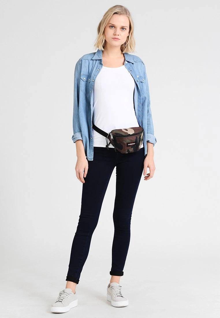 Eastpak Springer - Heuptas - Camo 2 Eastpak Springer - Heuptas - Camo - Afbeelding 2