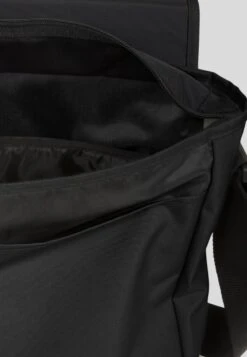 Eastpak Delegate- Schoudertas - Black -Eastpak Travel Goedkope Winkel 27f4007c8d9e45cebf5dade2bead4aee