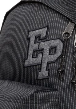 Eastpak Padded Pak R - Rugzak - Base Ep Black -Eastpak Travel Goedkope Winkel 37400a1aeb134f98940719cc621f50bb